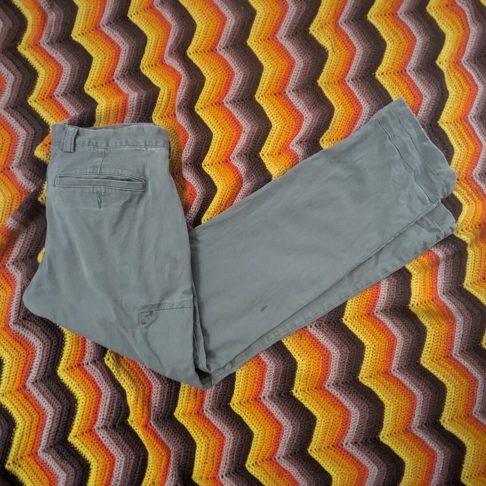 34x32 Duluth Trading Co Flex Ballroom Khakis Trim Fit Olive Green h322